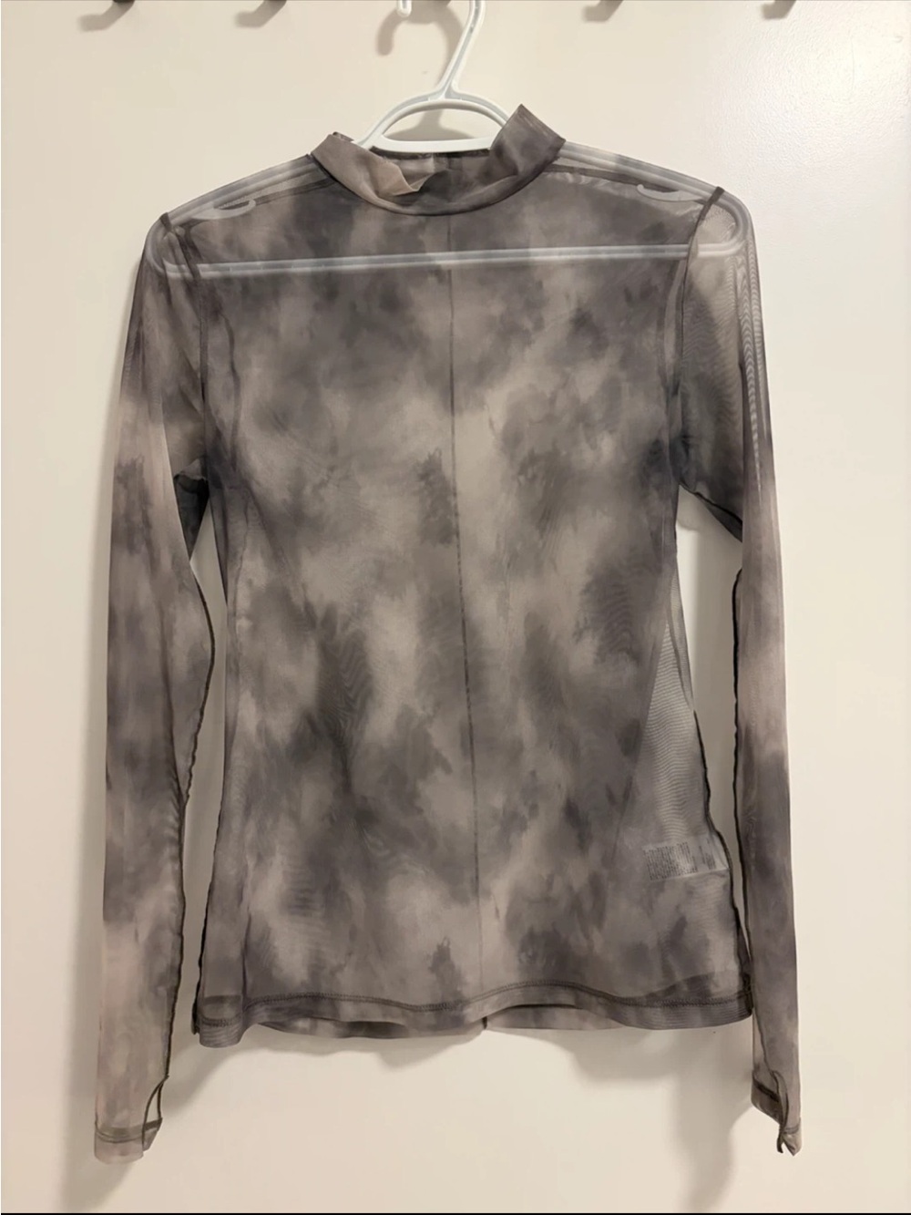 GU / Mesh Mock Neck Top